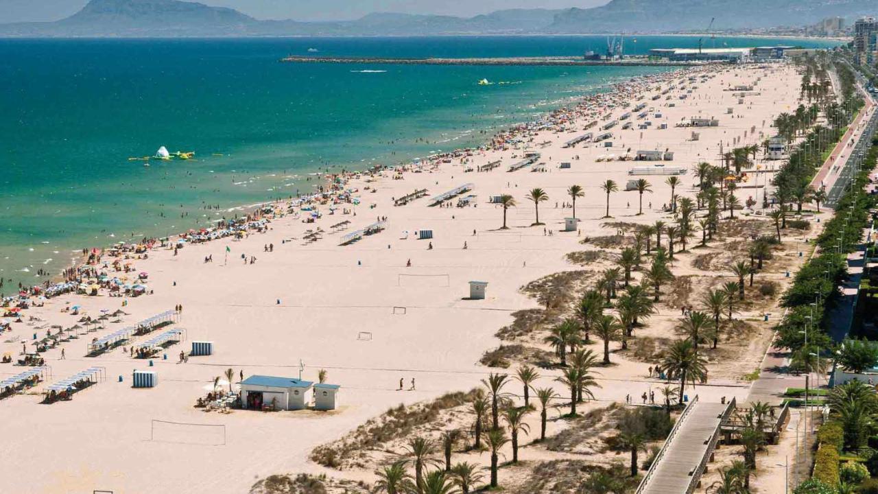 Barraques 65 Playa De Gandia Solo Para Familias Dış mekan fotoğraf